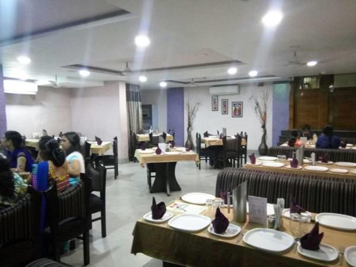 Hotel Shree Pushpak Raigarh Exterior photo